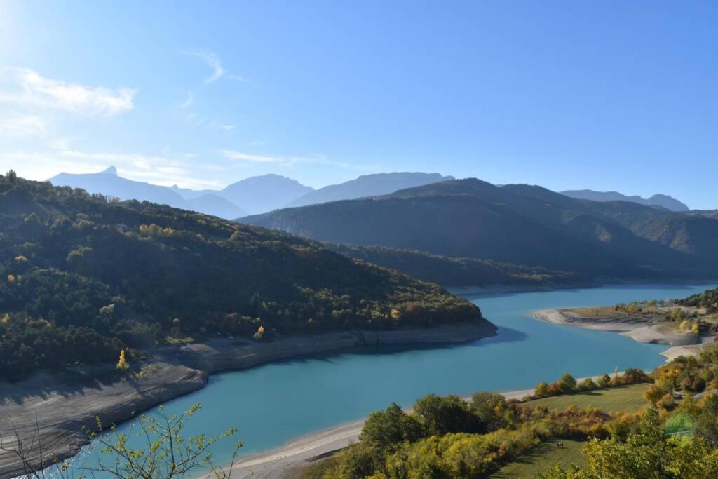 Gite Au Printemps Japonais, Petit Train De La Mure, Parc Des Ecrins Pierre-Chatel ภายนอก รูปภาพ