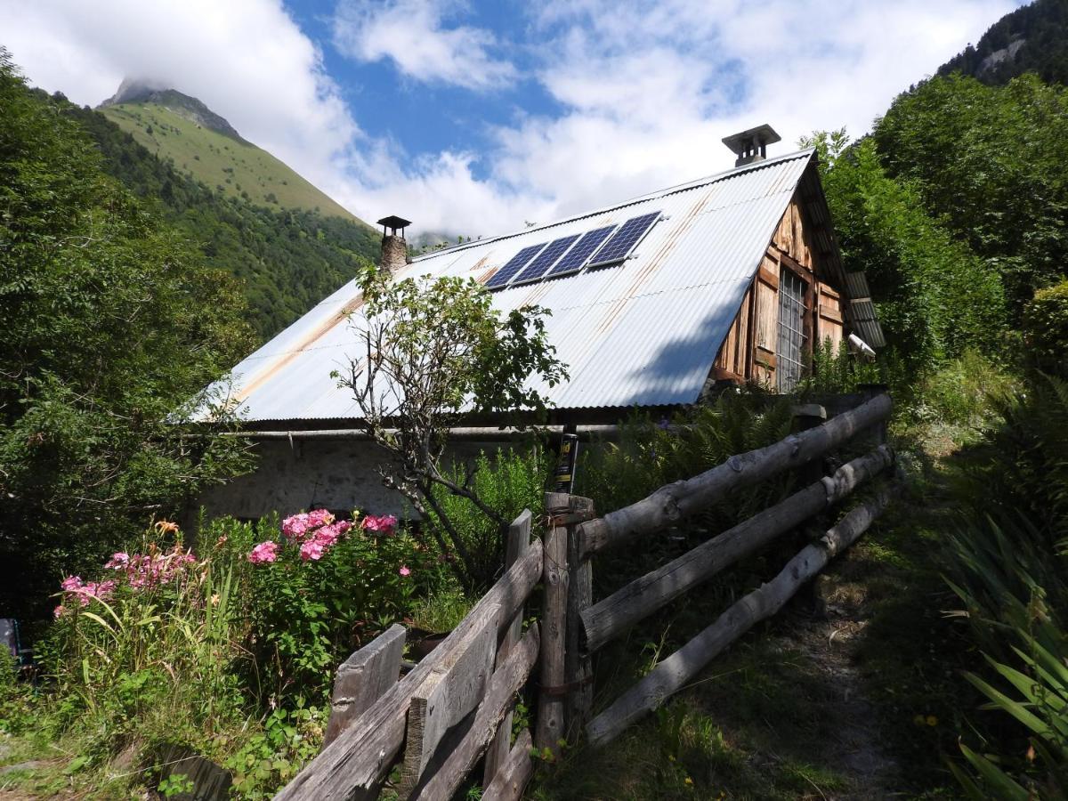 Gite Au Printemps Japonais, Petit Train De La Mure, Parc Des Ecrins Pierre-Chatel ภายนอก รูปภาพ